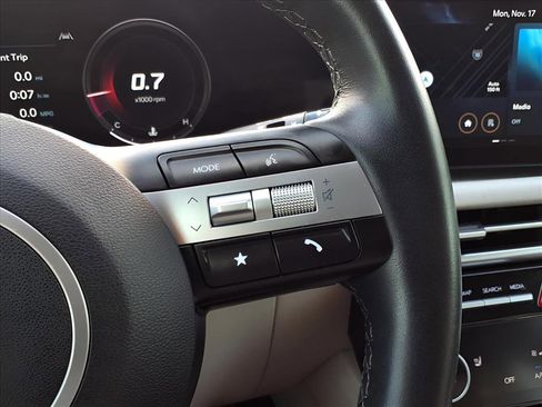 Used 2025 Hyundai Tucson SEL image 19