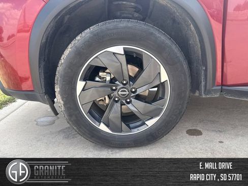 Used 2025 Nissan Rogue SV AWD/4WD image 25
