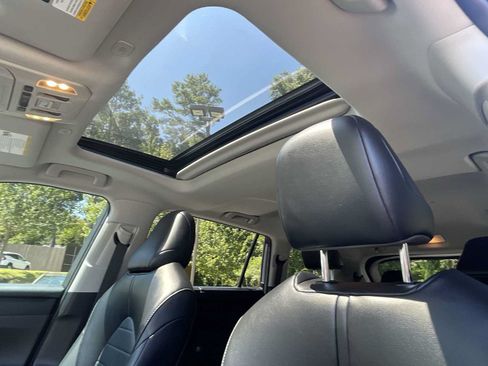 Used 2023 Toyota Highlander XLE FWD image 11