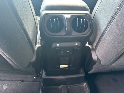 Used 2025 Jeep Wrangler Unlimited Sahara w/ Safety Group AWD/4WD image 23