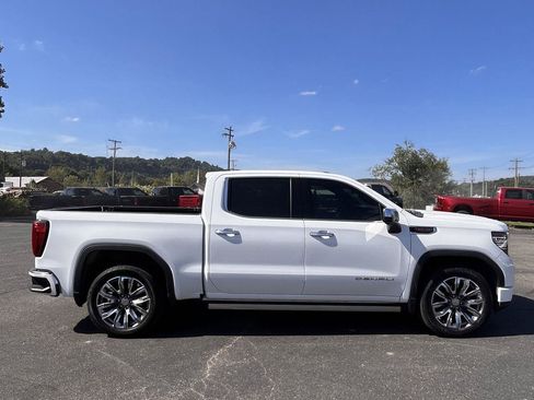 Used 2023 GMC Sierra 1500 Denali w/ Denali Reserve Package AWD/4WD image 10