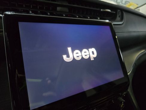 Used 2022 Jeep Grand Cherokee L Limited w/ MOPAR Finishing Package RWD image 22