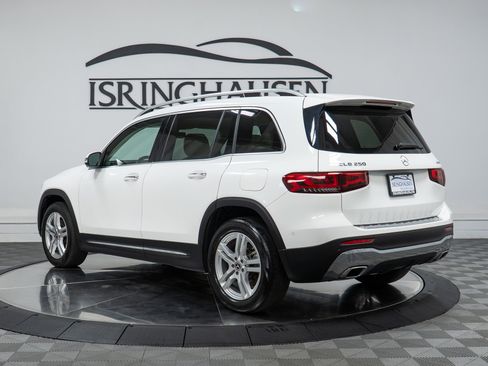 Certified 2021 Mercedes-Benz GLB 250 4MATIC w/ Premium Package image 7