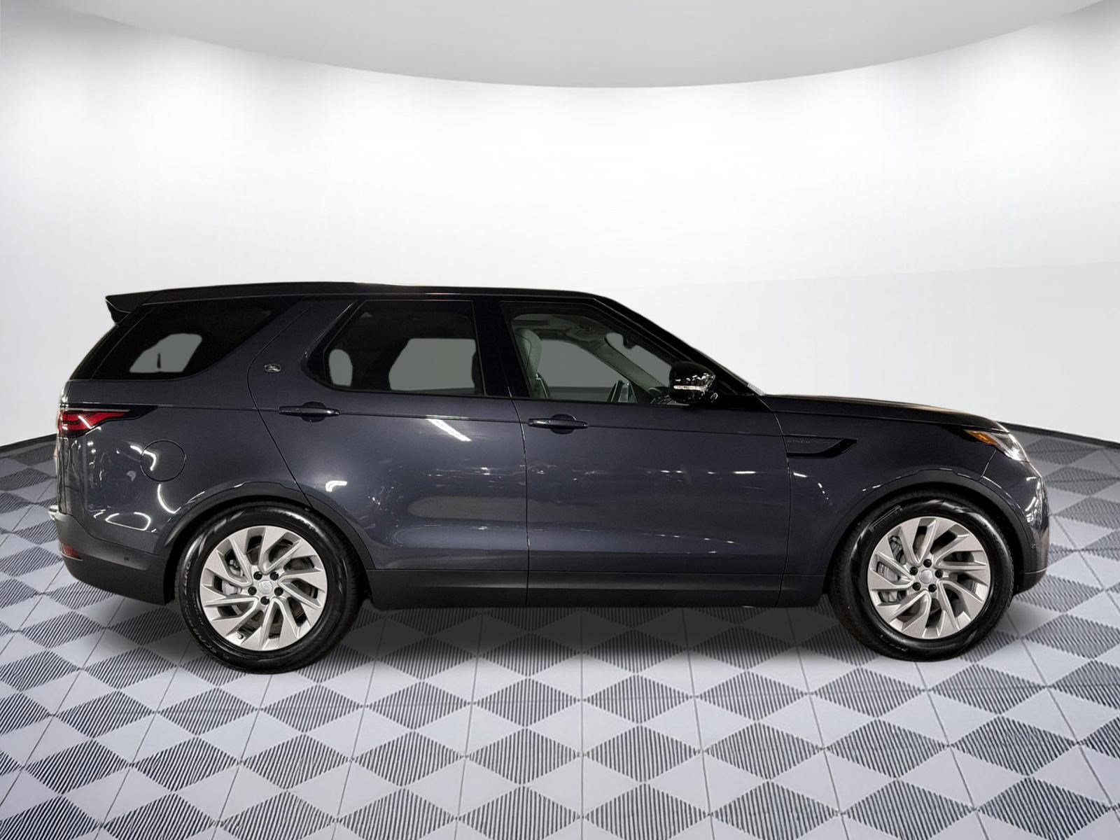 New 2026 Land Rover Discovery S AWD/4WD image 7