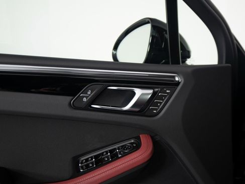 New 2026 Porsche Macan image 20