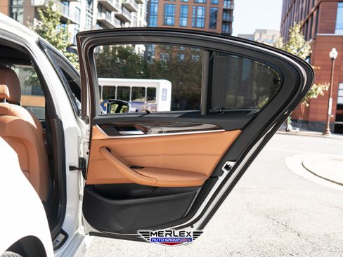 Used 2019 BMW 540i w/ M Sport Package image 47