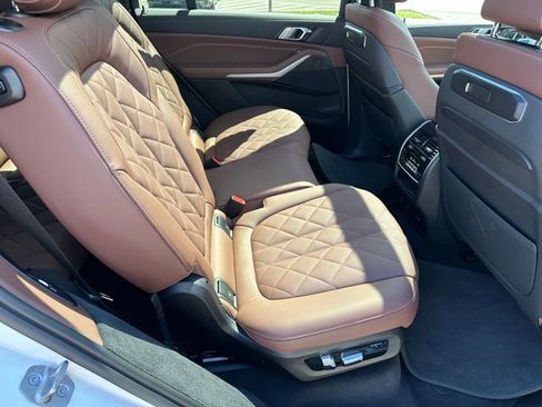 Used 2023 BMW X7 xDrive40i w/ M Sport Package image 43