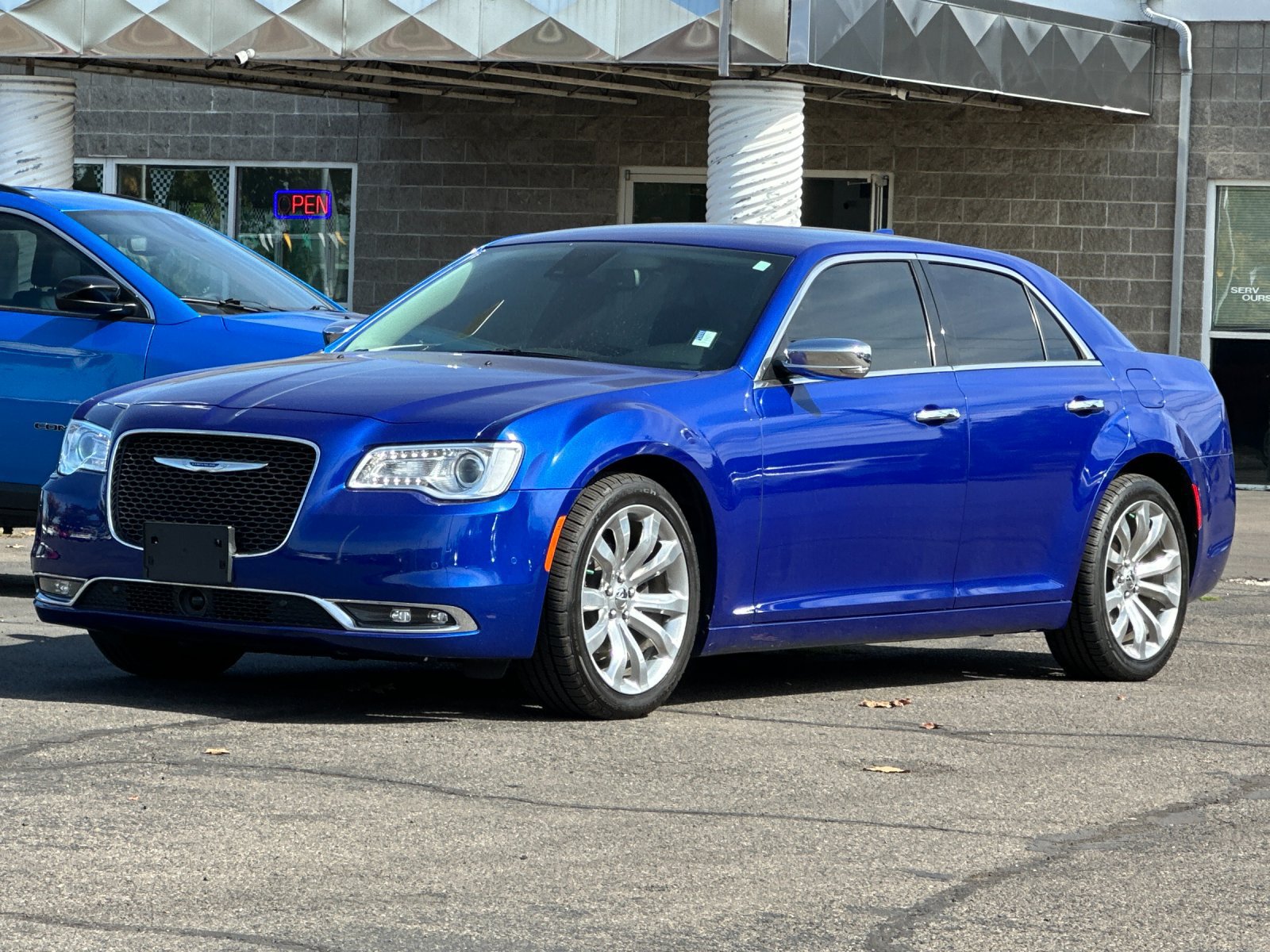Used 2019 Chrysler 300 Limited w/ Safetytec Plus Group RWD image 8