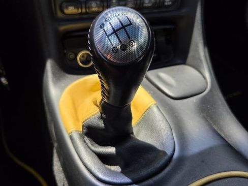 Used 2001 Chevrolet Corvette Coupe w/ Preferred Equipment Group2 RWD image 20
