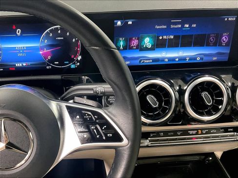 Used 2025 Mercedes-Benz GLA 250 4MATIC image 19