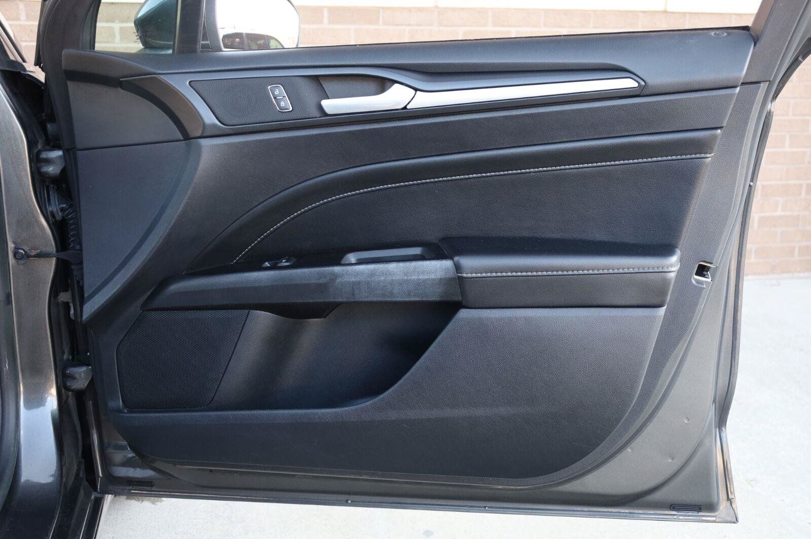 Used 2020 Ford Fusion Titanium FWD image 26