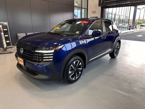 Certified 2025 Nissan Kicks SV image 1