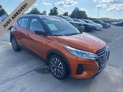 Used 2023 Nissan Kicks SV FWD image 3