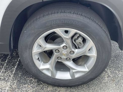 Certified 2024 Chevrolet Trax LS w/ LS Convenience Package FWD image 13
