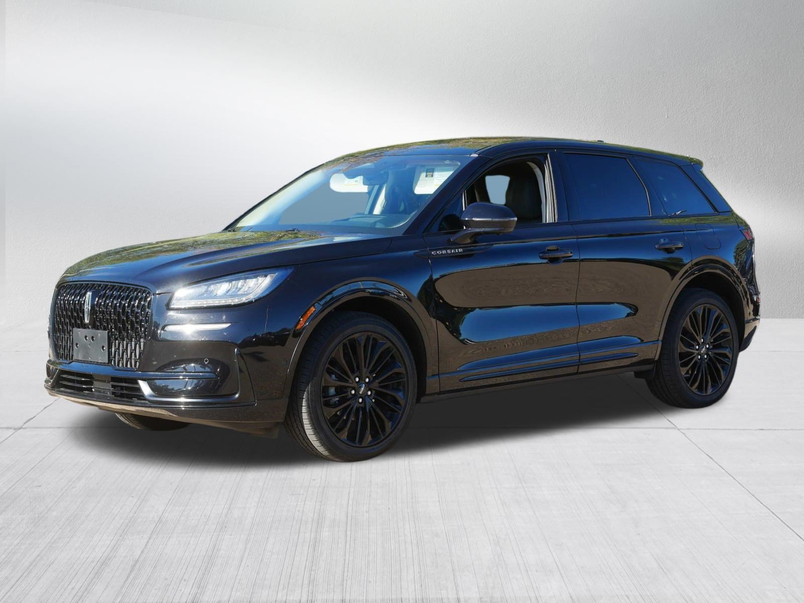 Used 2024 Lincoln Corsair AWD w/ Equipment Group 102A image 3