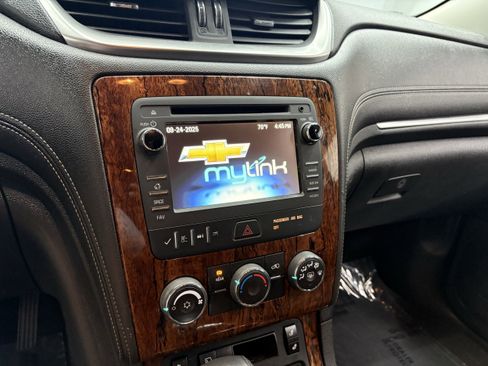 Used 2014 Chevrolet Traverse LT image 16