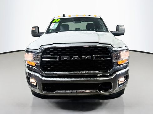 Used 2024 RAM 3500 Big Horn AWD/4WD image 10