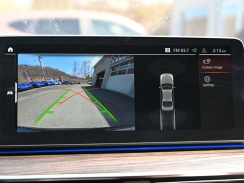 Used 2022 BMW 540i xDrive w/ M Sport Package image 25