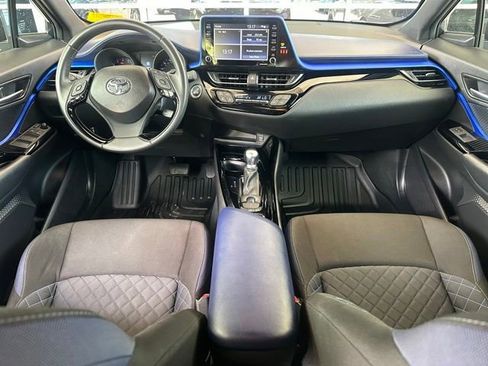 Used 2020 Toyota C-HR XLE FWD image 10