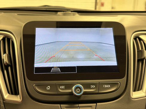 Used 2025 Chevrolet Malibu LT FWD image 18