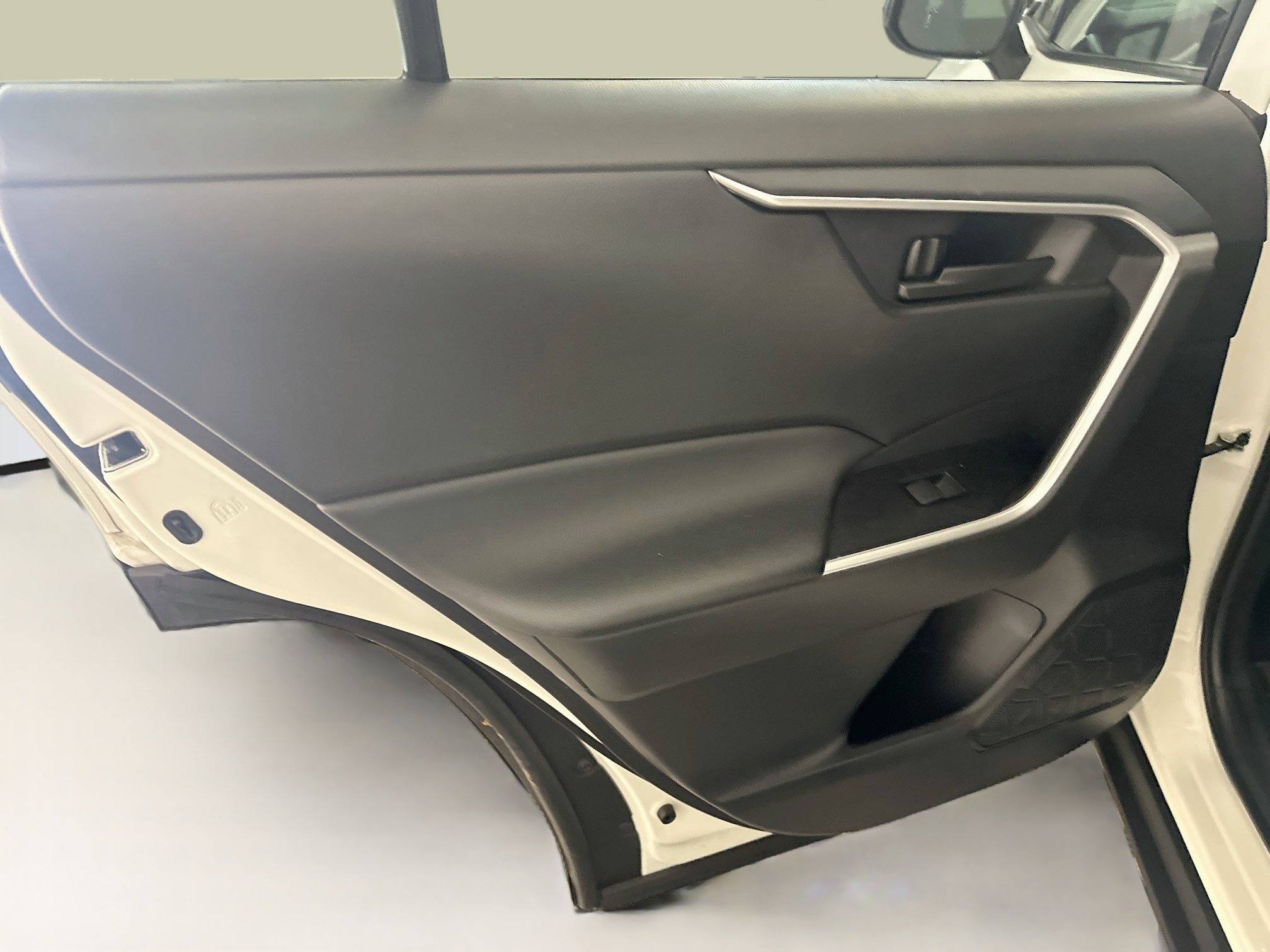 Used 2025 Toyota RAV4 LE AWD/4WD image 27