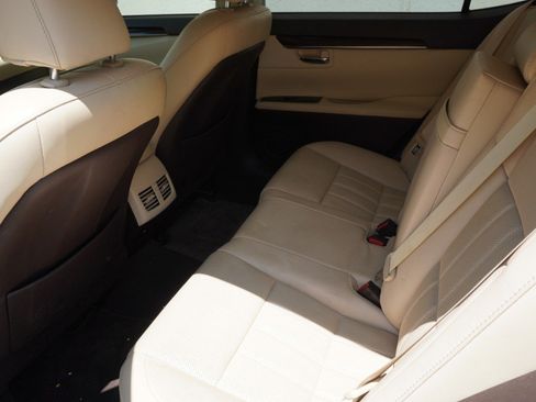 Used 2017 Lexus ES 350 w/ Luxury Package FWD image 11