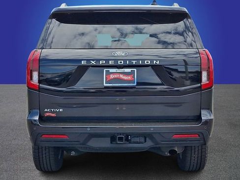 Used 2025 Ford Expedition Active AWD/4WD image 5