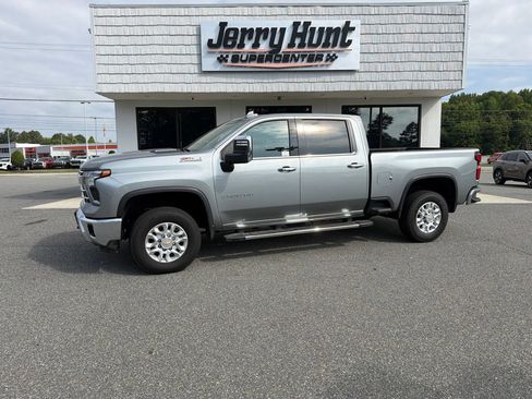 Used 2025 Chevrolet Silverado 2500 LTZ w/ LTZ Convenience Package AWD/4WD image 1