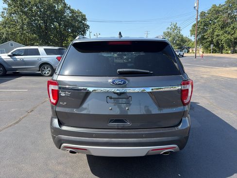 Used 2017 Ford Explorer XLT w/ Equipment Group 202A FWD image 6