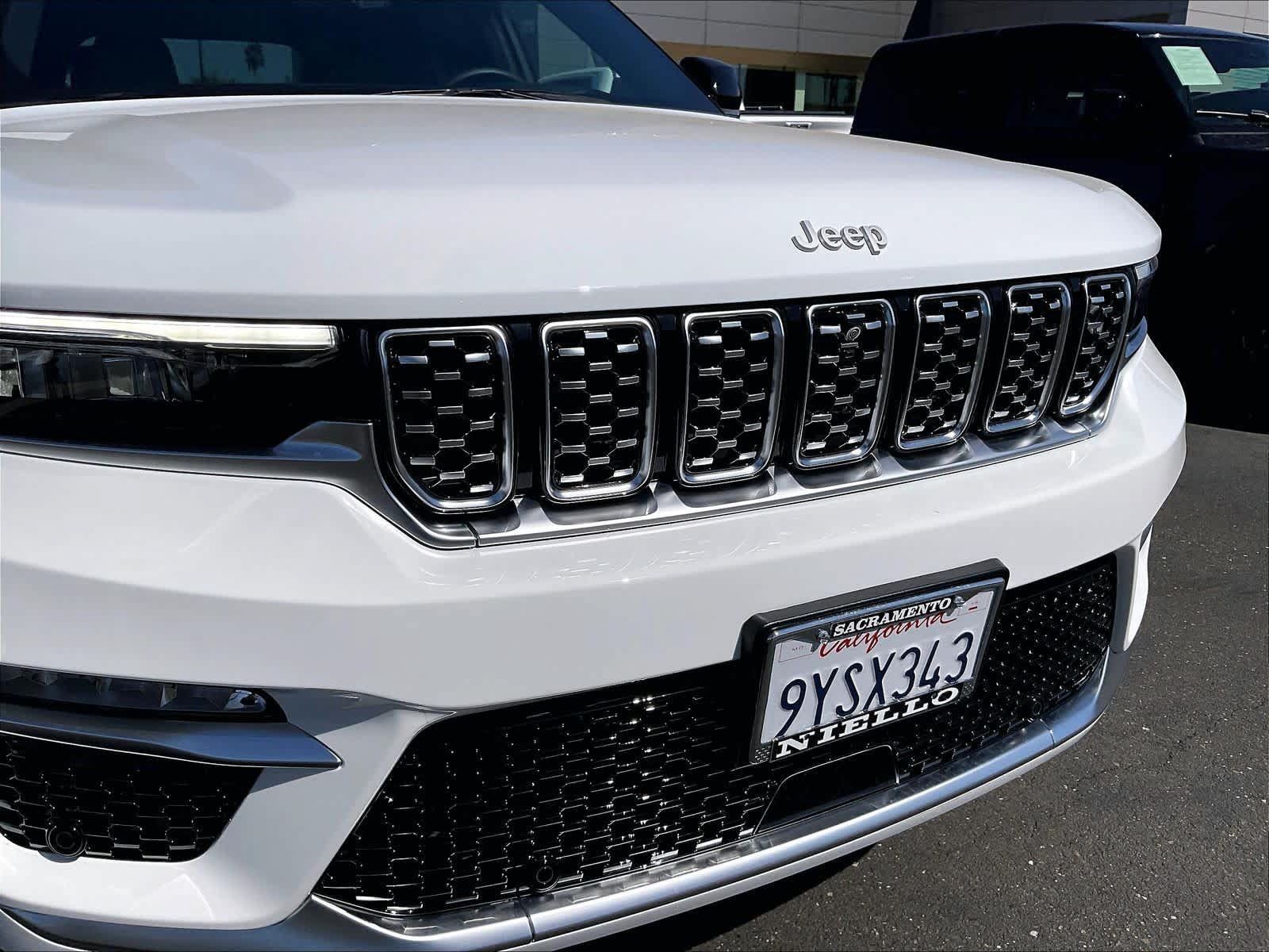 Used 2025 Jeep Grand Cherokee Summit w/ Adv Protech Group IV AWD/4WD image 33
