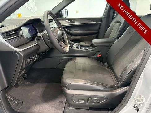 New 2026 Jeep Grand Cherokee L 4WD image 9
