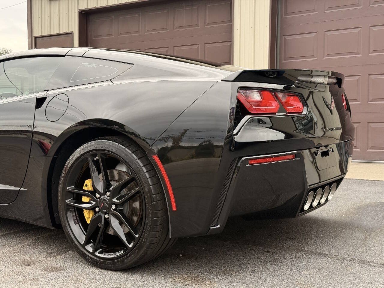Used 2017 Chevrolet Corvette Stingray Coupe RWD image 11
