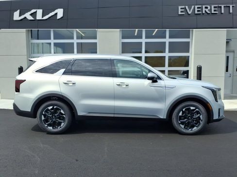 New 2026 Kia Sorento S FWD image 2