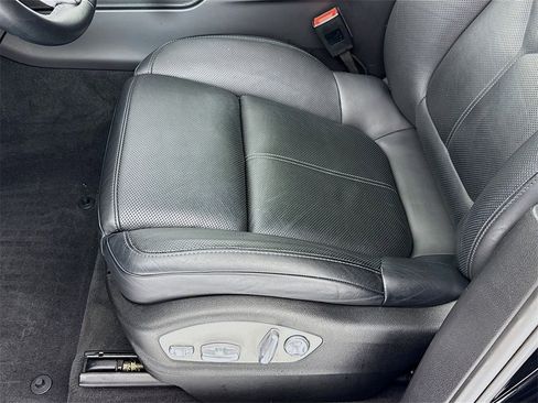 Used 2017 Porsche Macan image 13