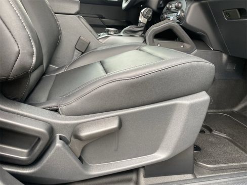 New 2025 Ford Bronco Badlands image 40