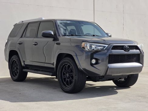 Used 2018 Toyota 4Runner SR5 RWD image 6