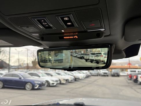 Used 2020 Land Rover Defender 110 First Edition image 48