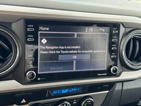 Used 2021 Toyota Tacoma SR5 w/ Trail Edition image 30