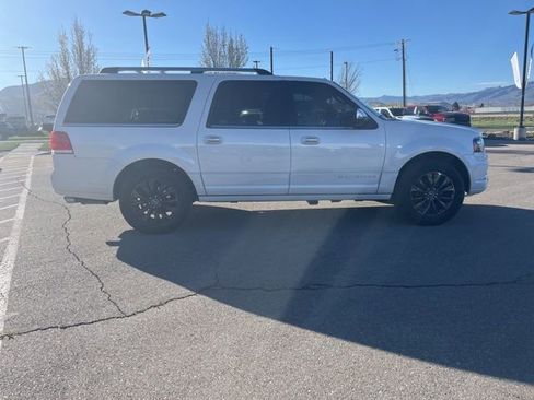 Used 2016 Lincoln Navigator L Select image 2