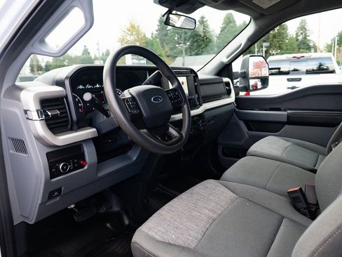 Used 2024 Ford F350 XLT image 19