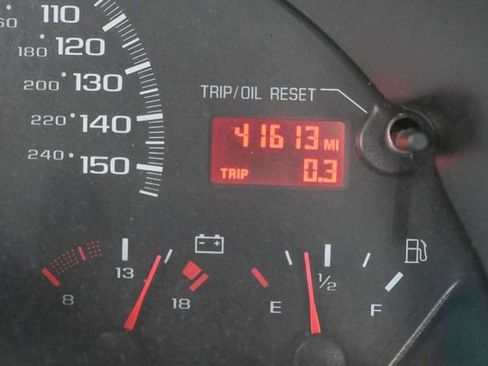 Used 2002 Chevrolet Camaro Z28 w/ Sport Appearance Pkg RWD image 29