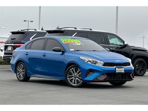Used 2023 Kia Forte GT-Line w/ GT-Line Premium Package FWD image 2