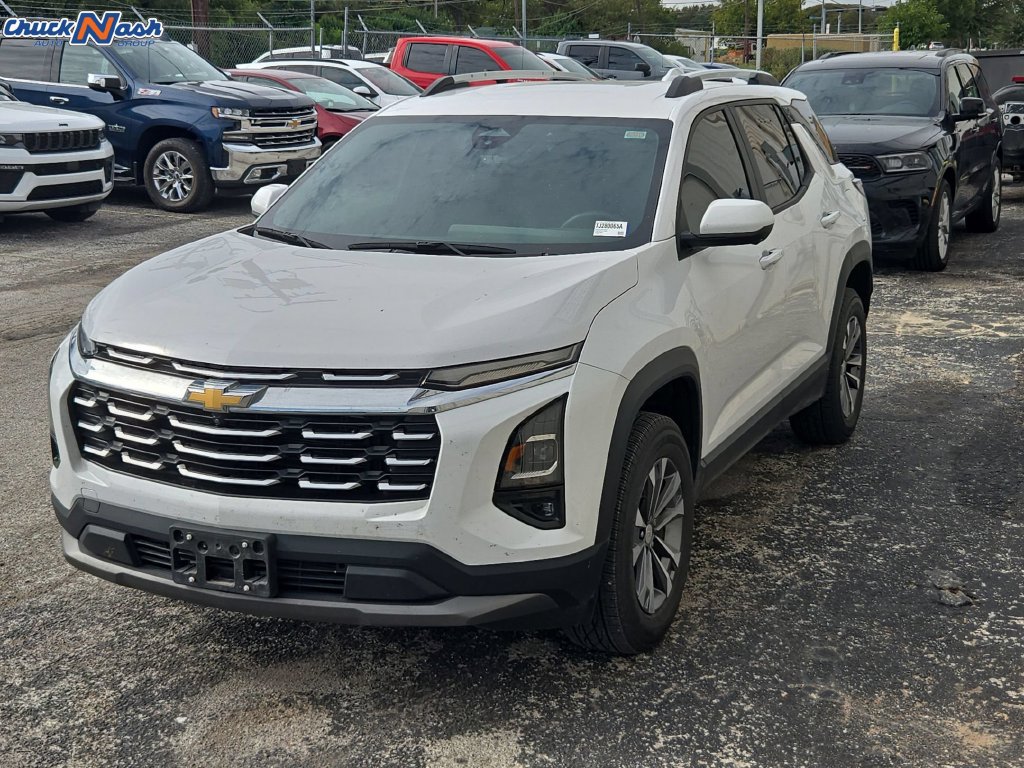 Used 2025 Chevrolet Equinox LT w/ Convenience Package II FWD image 3