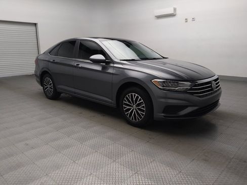 Used 2021 Volkswagen Jetta SE w/ SE Cold Weather Package image 13