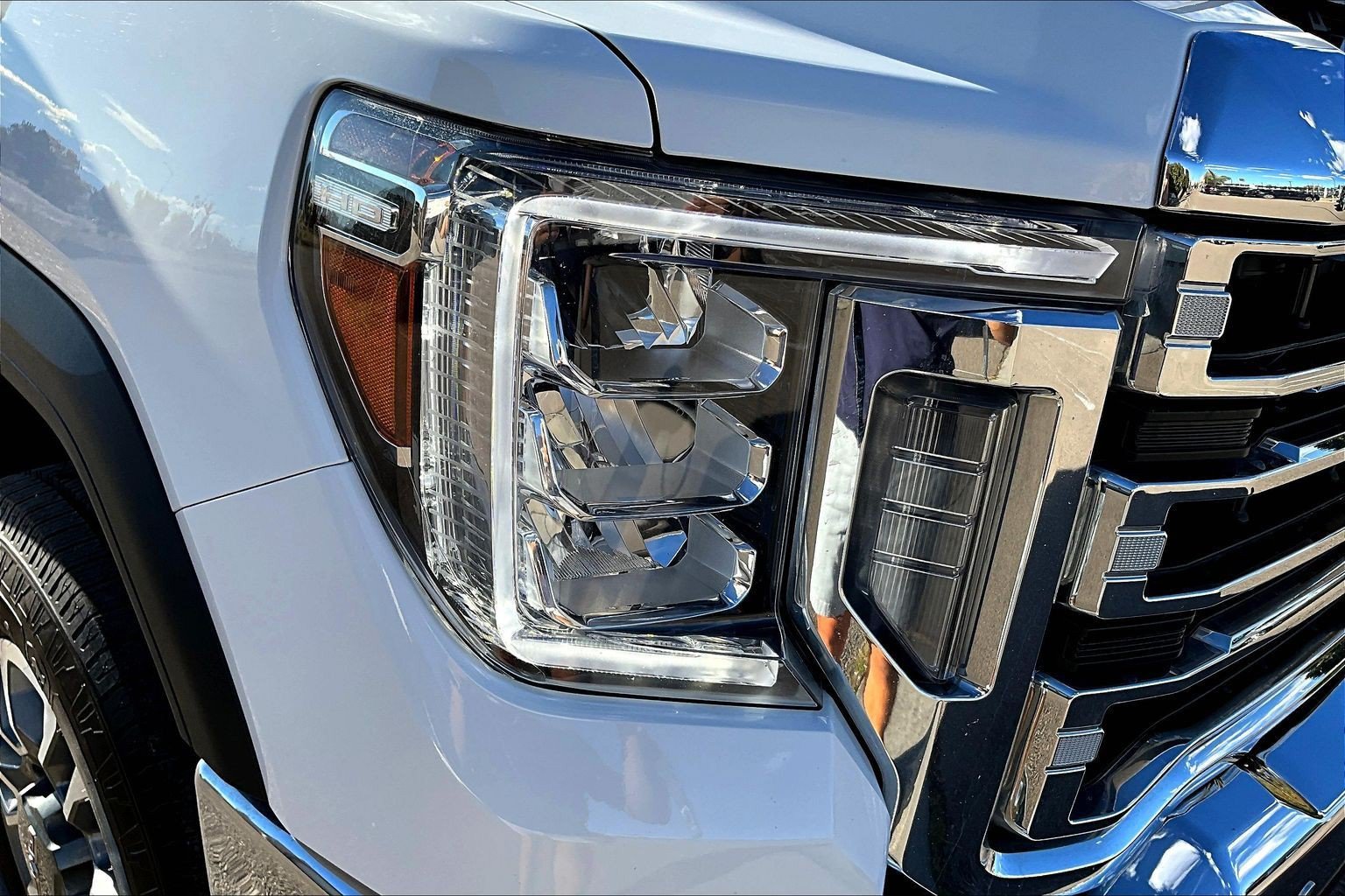 Used 2022 GMC Sierra 3500 SLT w/ SLT Premium Package AWD/4WD image 34