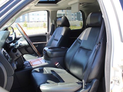 Used 2013 GMC Yukon Denali AWD/4WD image 13
