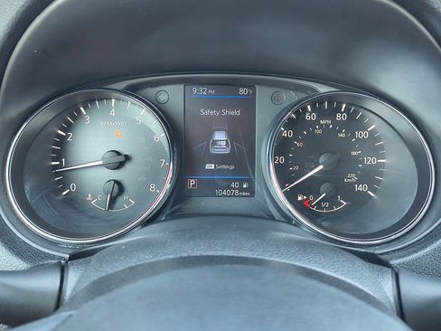 Used 2018 Nissan Rogue SV AWD/4WD image 17