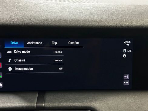 Used 2022 Porsche Taycan image 39