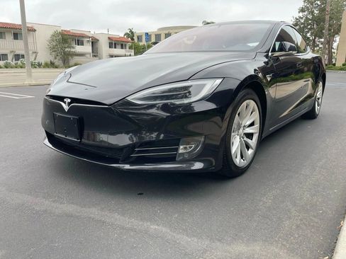 Used 2018 Tesla Model S 75D image 3