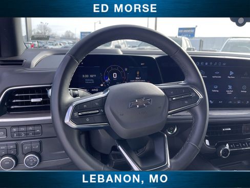 Certified 2025 Chevrolet Suburban Z71 image 12